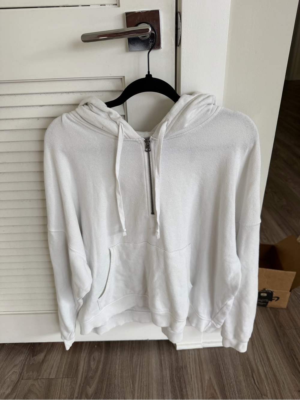 American Eagle Outfitters White Half-Zip Pullover Hoodie